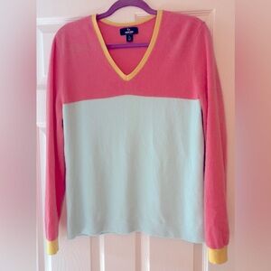 Pristine lands and color black 100% cashmere V-neck sweater. Large (14-16)